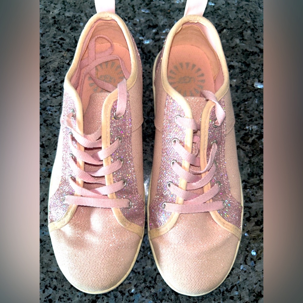 Pink Uggs